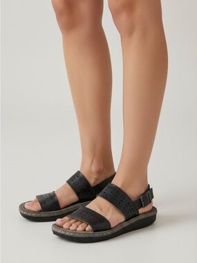 Earth Spirit Black Laser-Cut Strap Sandals 9